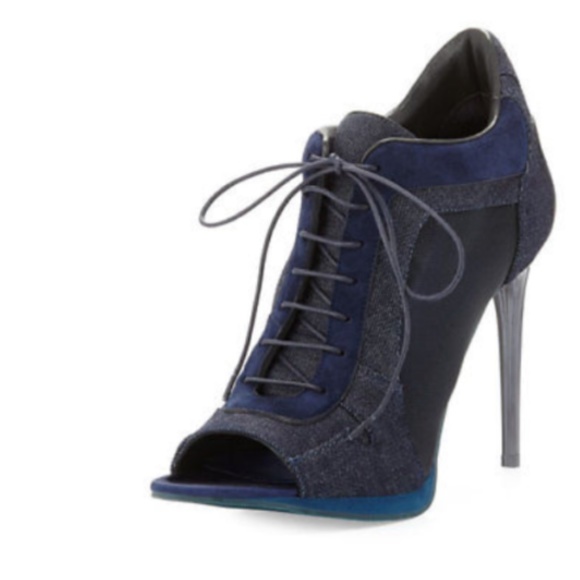 BURBERRY Cornfield Lace-Up HEEL Bootie DENIM-SUEDE - Picture 3 of 3